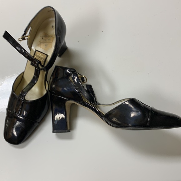 Vintage black strappy heels used but in great condition - Picture 2 of 6